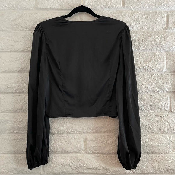 silk button up top - Picture 2 of 7